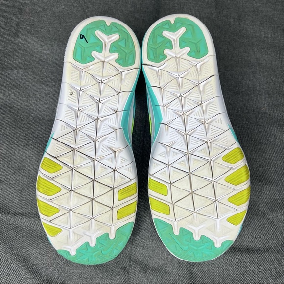 Nike “Free” TR6 in Gray with Neon Details Size 6.5 - Picture 13 of 15